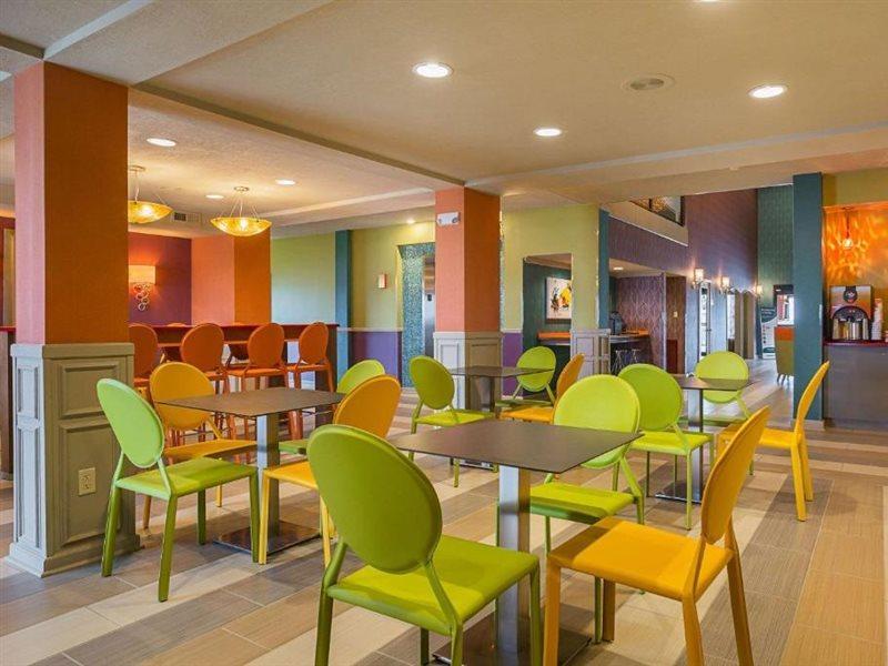 Clarion Inn & Suites Evansville Kültér fotó
