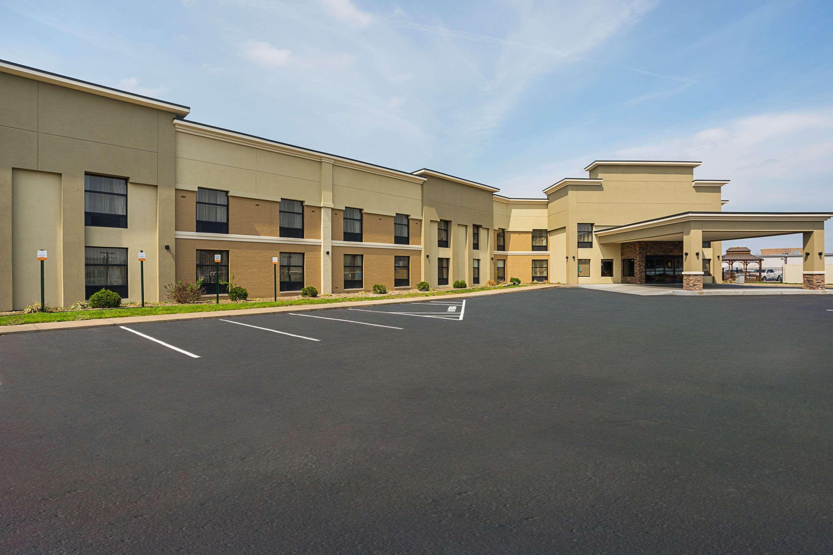 Clarion Inn & Suites Evansville Kültér fotó