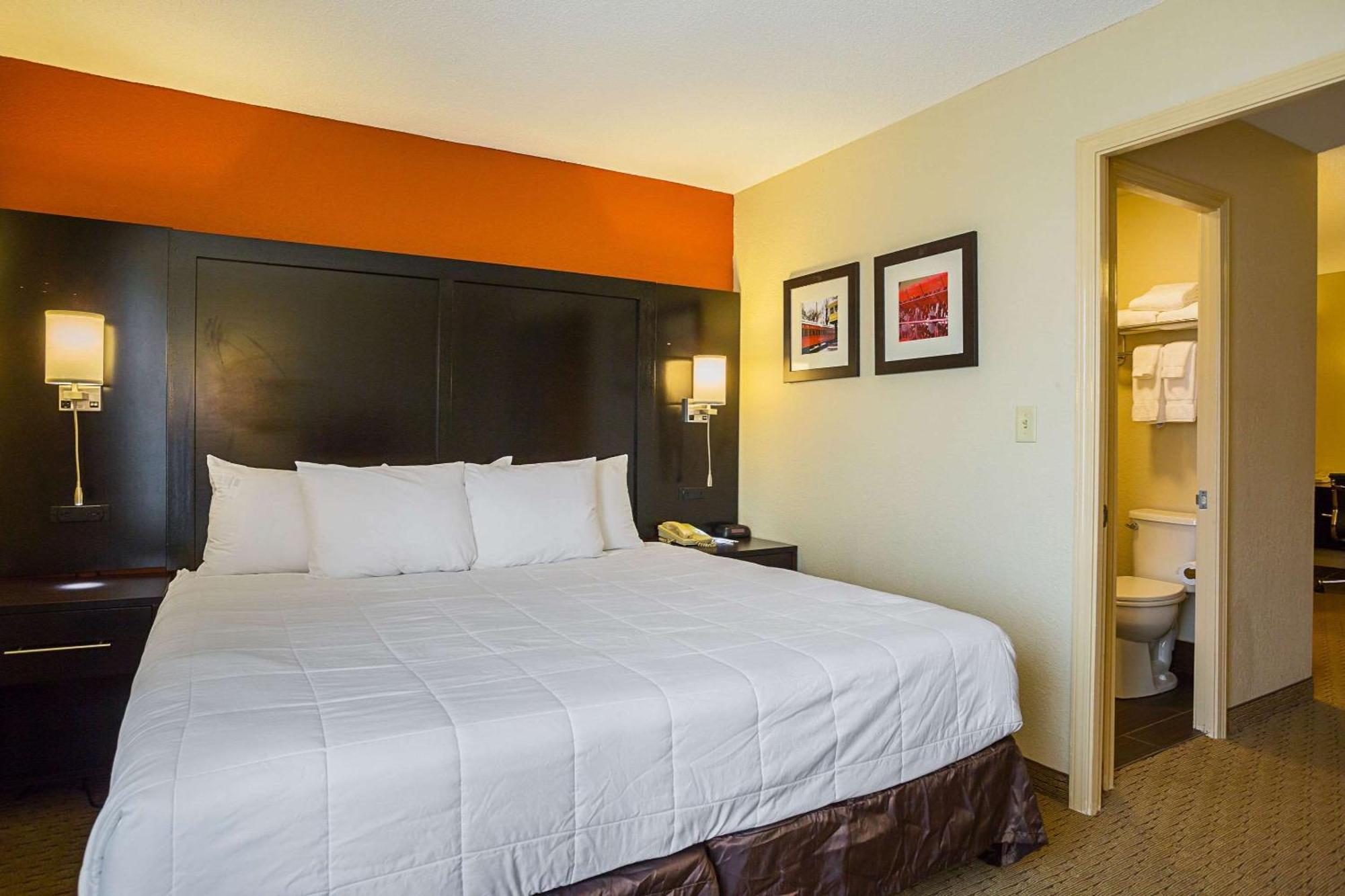 Clarion Inn & Suites Evansville Kültér fotó